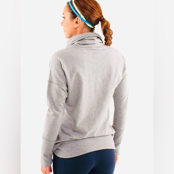 Lululemon rest day women’s gray cowl neck zip pocket pullover sweatshirt Sz 4 - Picture 2 of 9